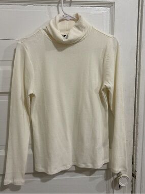 Old Navy Cream Ribbed Turtleneck Long Sleeve Sweater